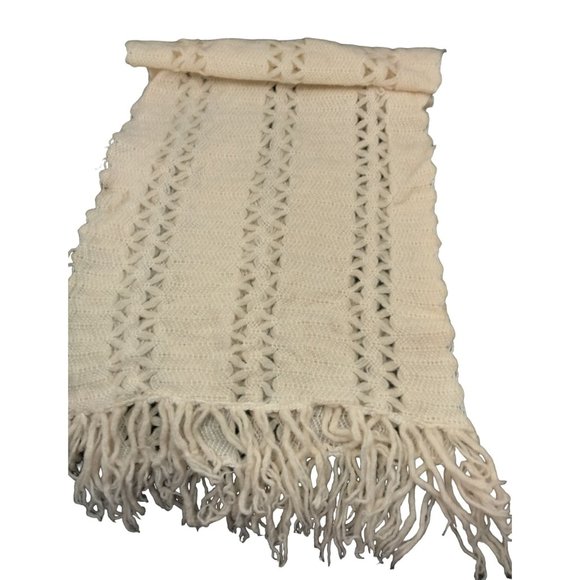 Vintage Knit Shawl Antique White Grannycore Rectangle Fairycore Festival 48 in - Picture 4 of 4